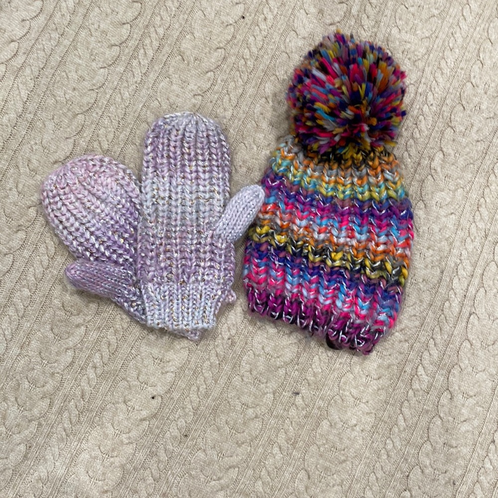 girls beanie and mitts!!